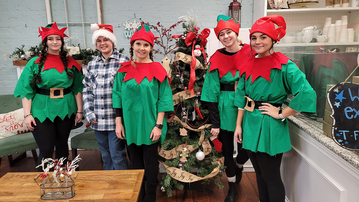 Holly Jolly Holiday in Wauconda